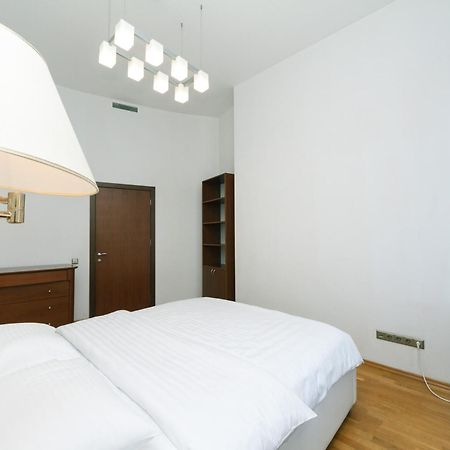 Lux Near Maidan, Khreschutyk 3Br Lägenhet Kiev Exteriör bild
