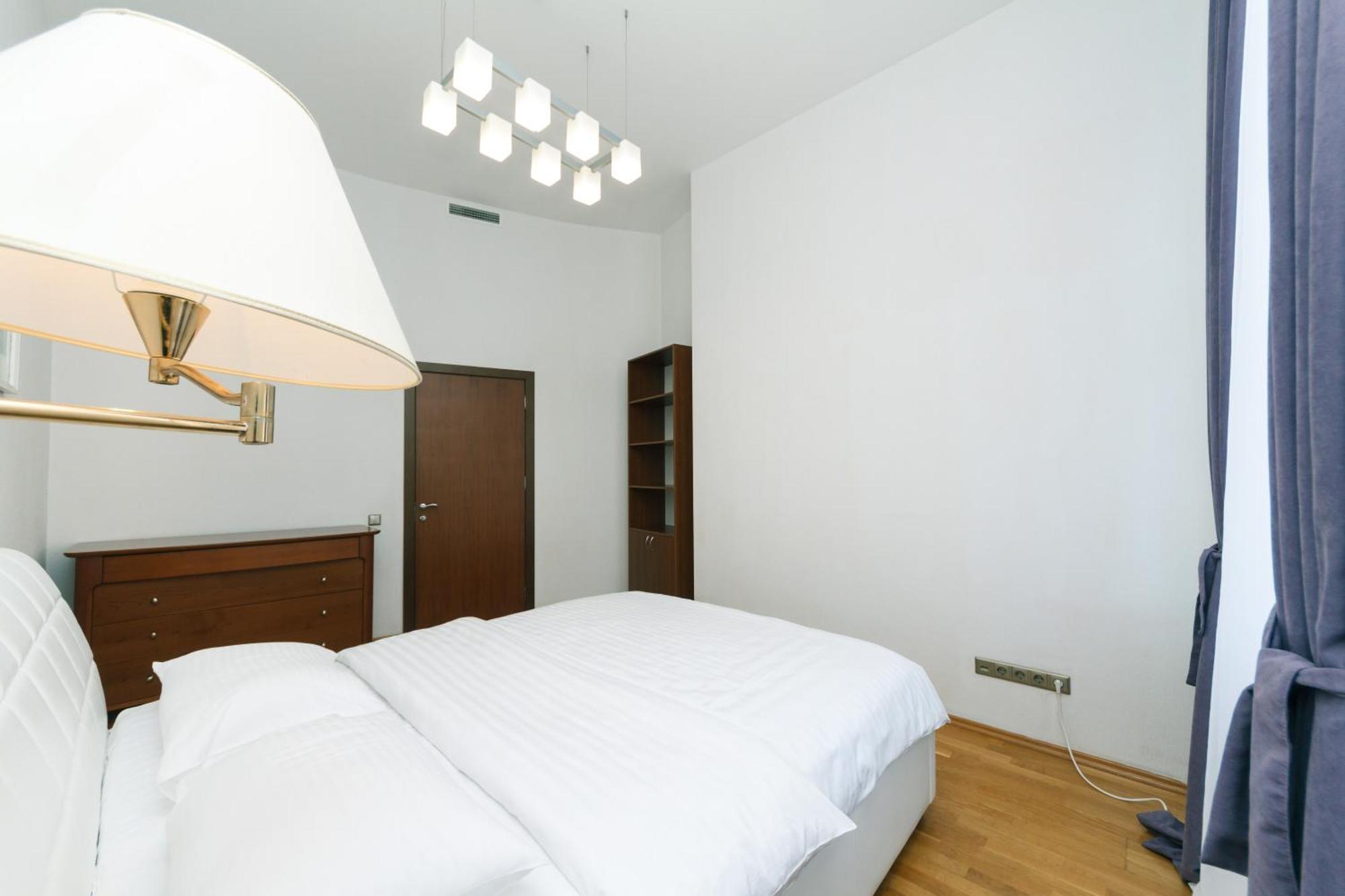 Lux Near Maidan, Khreschutyk 3Br Lägenhet Kiev Exteriör bild