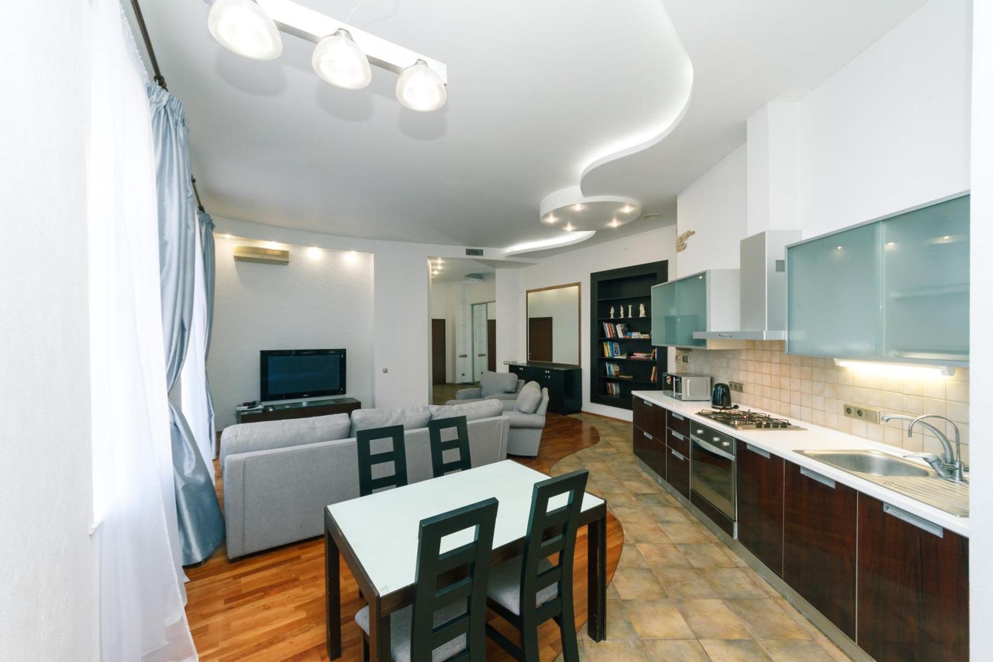 Lux Near Maidan, Khreschutyk 3Br Lägenhet Kiev Exteriör bild